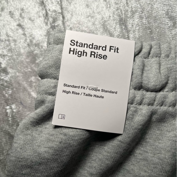 NWT Nike Standard Fit High Rise Grey Sweatpants Shorts Women’s 1X CZ3554-063 - Picture 5 of 5